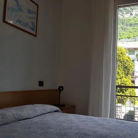 מלון Firenze 2*